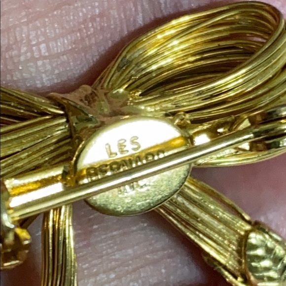 🖤VTG💕LES BERNARD gold ribbon brooch - Picture 7 of 7